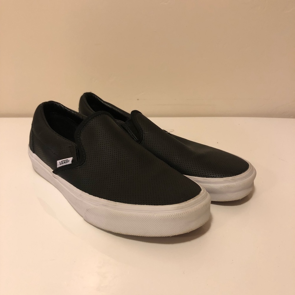 New black Vans